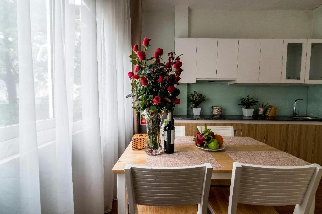 New Apart Hotel Hanoi Exteriör bild